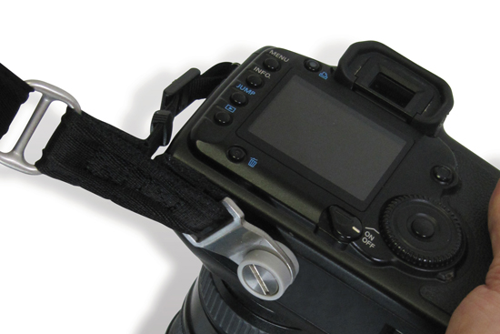 Pasek do aparatu fotograficznego z podwójnym mocowaniem CarrySafe 150 PacSafe
