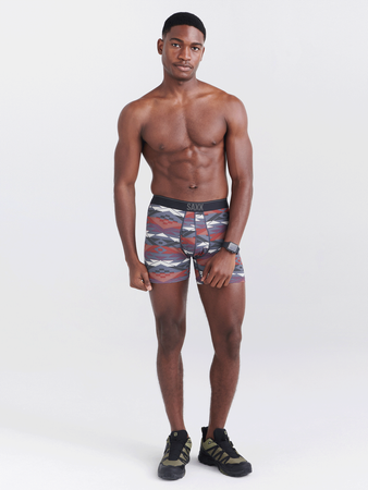 Bokserki męskie trekkingowe / sportowe z rozporkiem SAXX QUEST Boxer Brief Fly geometryczny wzór - bordowe 